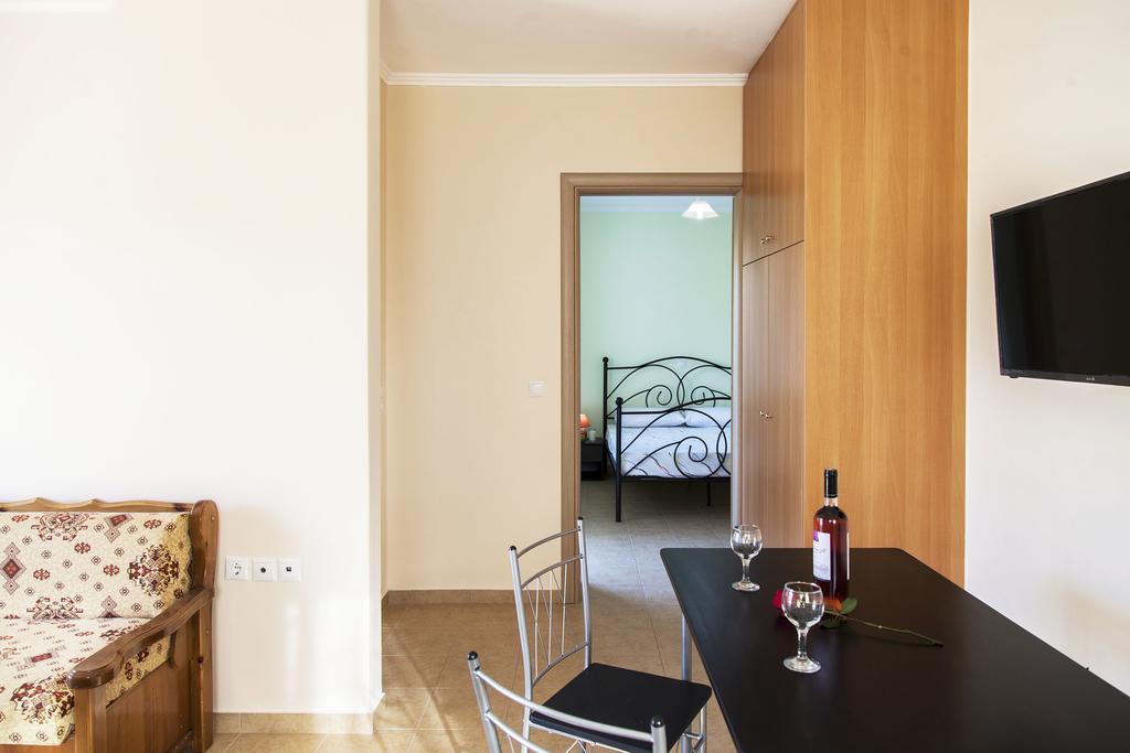 Apolpaina L Apartments Eksteriør bilde
